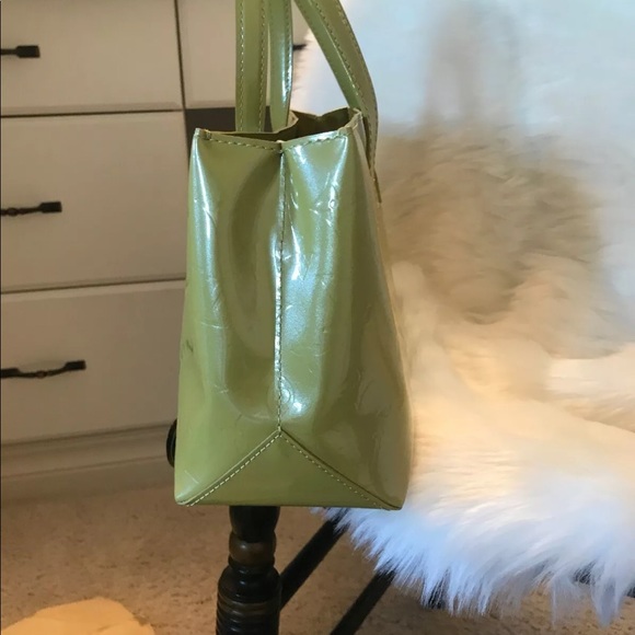 Louis Vuitton Wilshire. 9C120320F. Color is Vernis - Picture 2 of 8